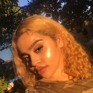 Meet your Posher, Candace